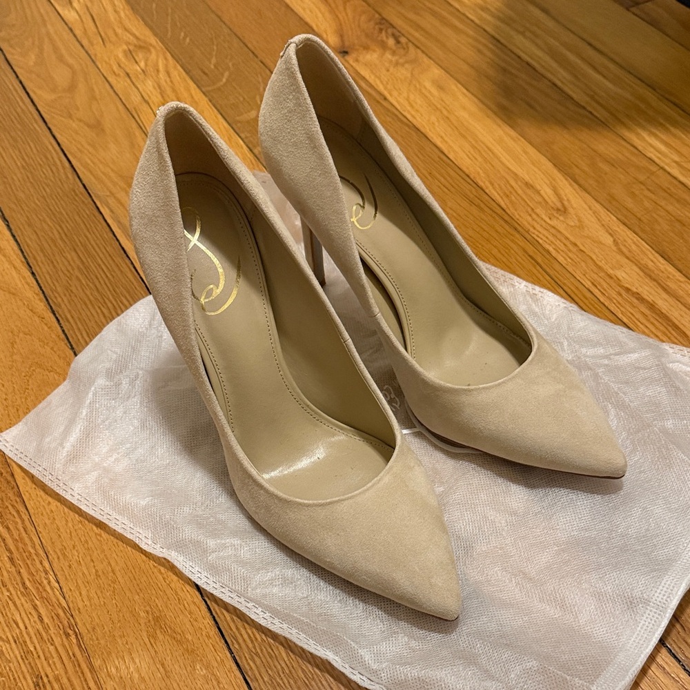 Like New in Box Sam Edelman Hazel Pump - Cappuccino